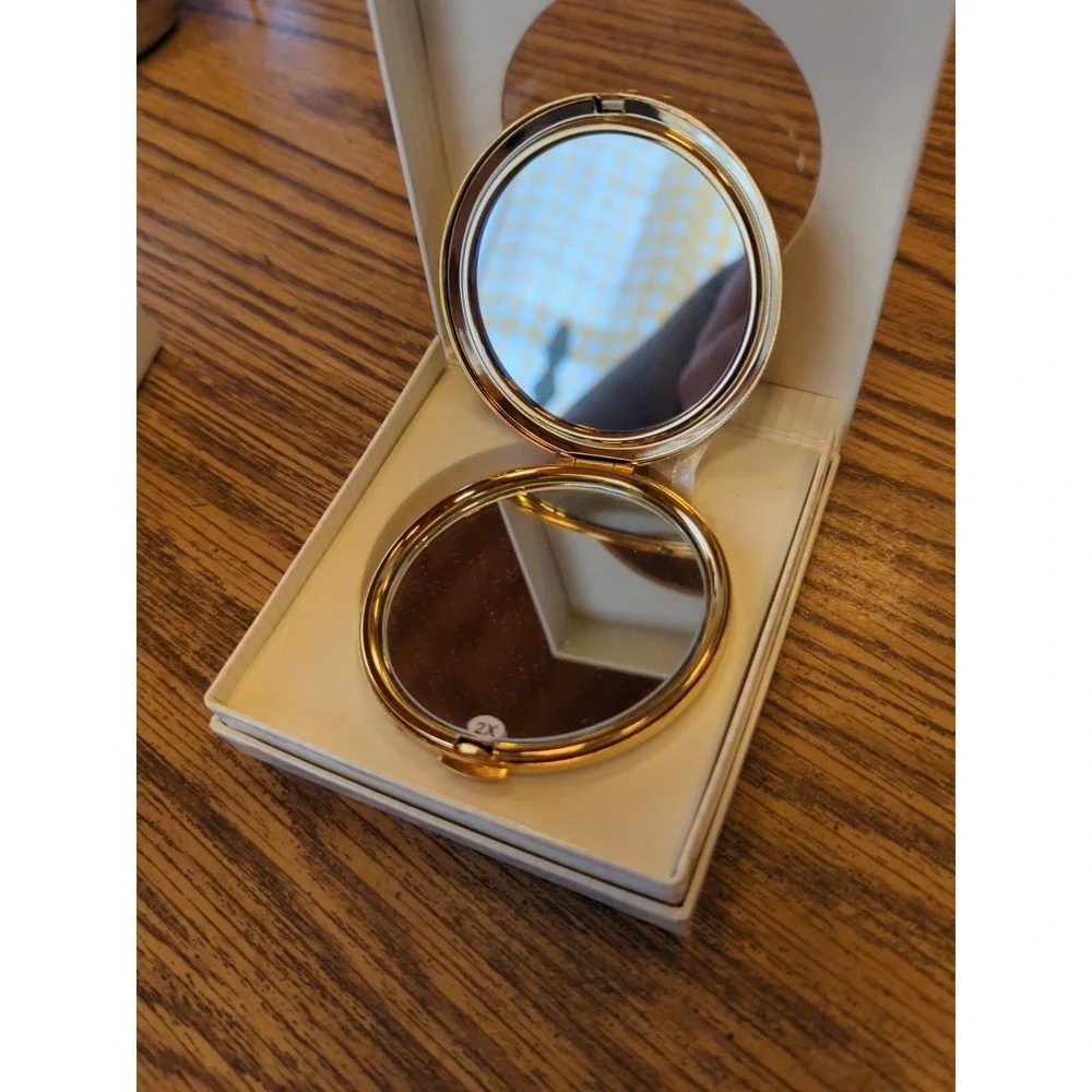 Roman Inc. USA Fancy Women's Victorian Shoe Gold Plate Mirror‎ Compact